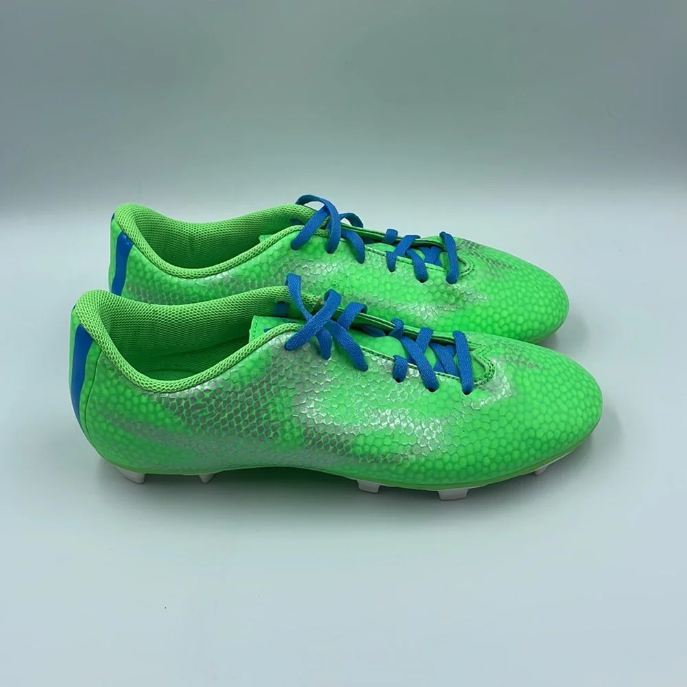 Adidas Soccer Style Cleats, Women’s sz 7